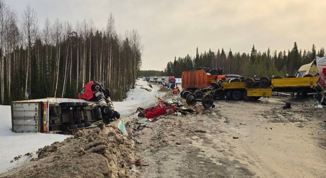 Пожарно-спасательное подразделение привлекалось для ликвидации ДТП в Лоухском районе.